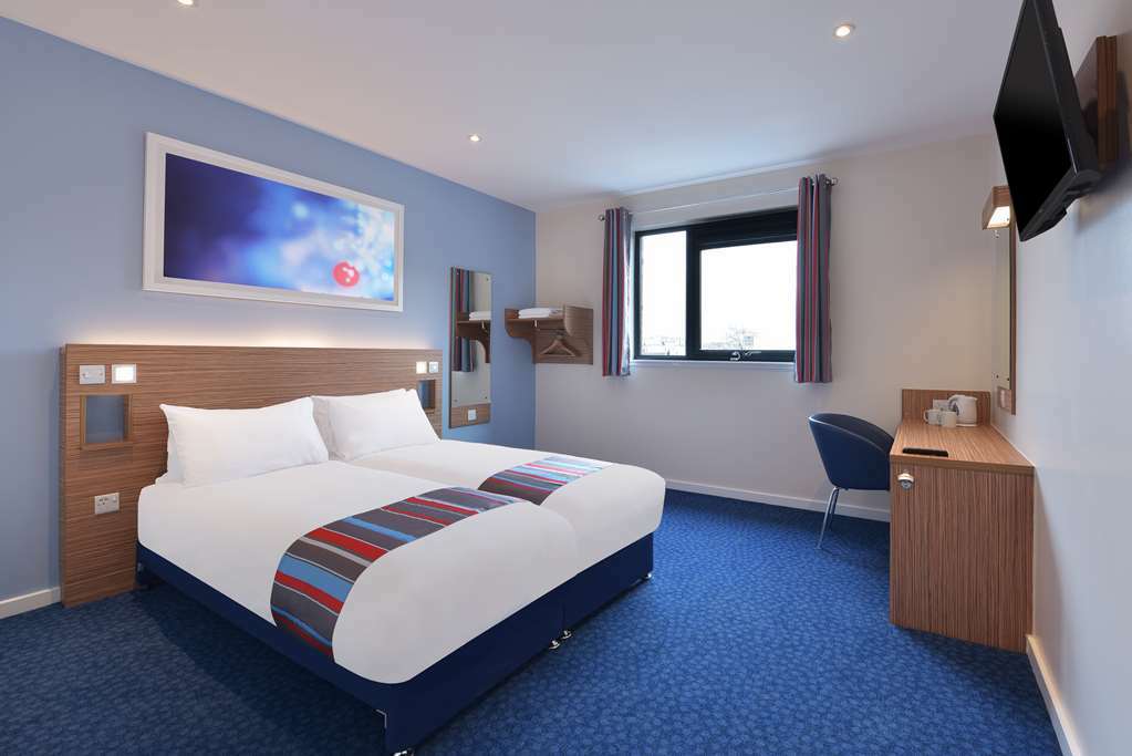 Travelodge Newcastle Whitemare Pool Low Walker Room photo