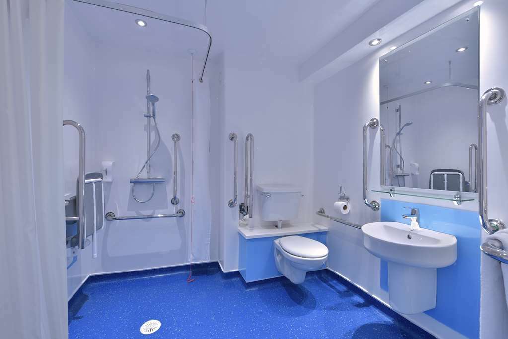 Travelodge Newcastle Whitemare Pool Low Walker Room photo